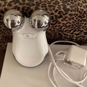 Nuface Mini facial toning device